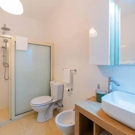 Giove Appartament דירה *